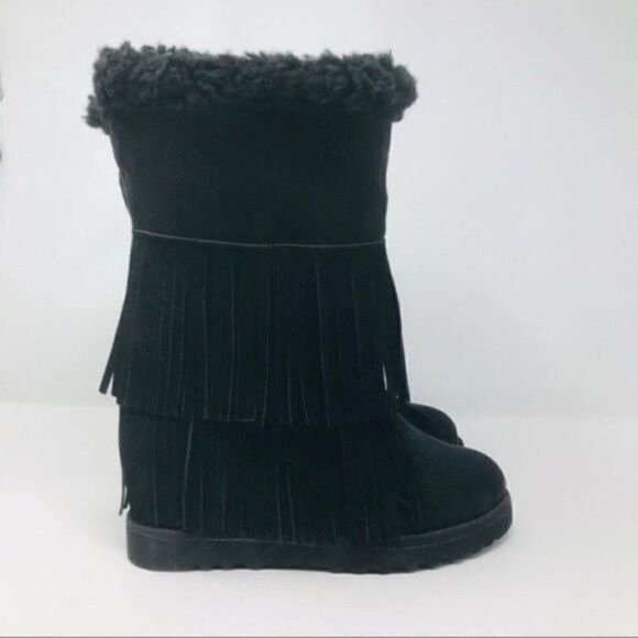 Madden Girl womans Black ankle wedged boots 7.5M BoxÑ Sleet fringe - Picture 3 of 6